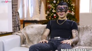 Tattooed jock San Bass receives sloppy deepthroat from Pascal