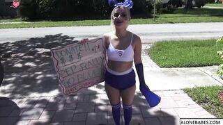 aria banks helped a student earn money by offering his cock