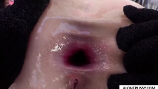 emma hix kendra cole hungry girls gets anal sex and creampie
