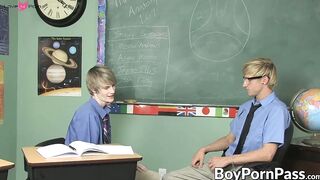 Twinks make out and then perform doggy in school classroom