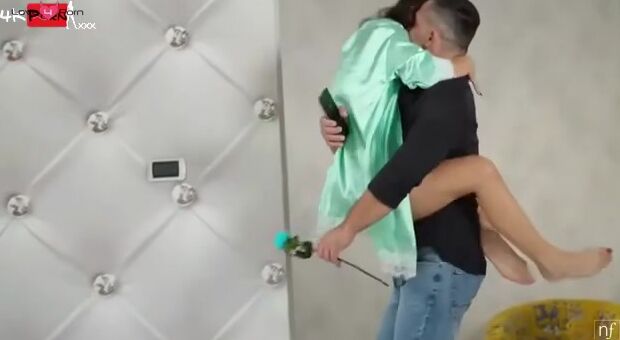 ITE suffers TWIST as Renato sneaks inside the Ohana Suite while shes intoxicated and vulnerable, but will she even remember him when she WAKES UP!!