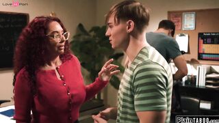 Teacher is cornered and now has to fuck