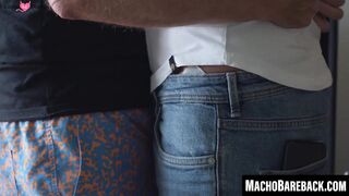 Benedictux introduces his juicy ass to new neighbor Amir Inneros