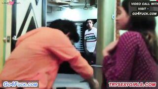 Girlfriend Ki Mohini Bhabhi Ghar Par aai Or Dono Dosto Ne Chudai Kari
