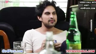 Girlfriend Ki Mohini Bhabhi Ghar Par aai Or Dono Dosto Ne Chudai Kari