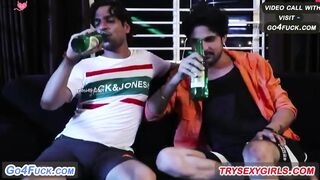 Girlfriend Ki Mohini Bhabhi Ghar Par aai Or Dono Dosto Ne Chudai Kari