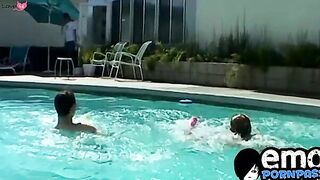 Young emo homosexuals fuck ass in poolside threeway