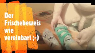 Toes-queen - cum on sneaker socks and house slippers