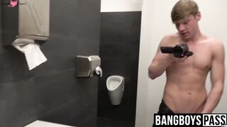 Jock films himself in bathroom before stroking his big dick