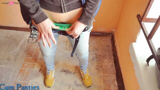 Pov en train de se faire branler et d ejac sur la culotte de la teen