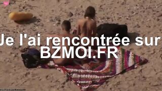 Un couple filme en pleine baise sur la plage