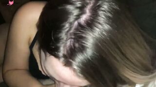 Une blonde qui veut du sperme