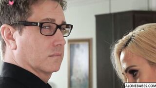 sarah jessie gets more than washed windows
