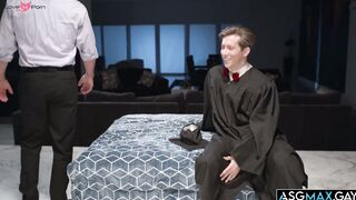 Isaac Parker inlove with an older guy Dale Savage