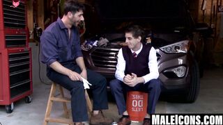 MaleIcons.com - Young twink Sam Truitt demonstrates anal drilling
