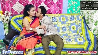 Biwi ko Office Boss Se Chudwaya Promotion Ke Liya Husband Ne