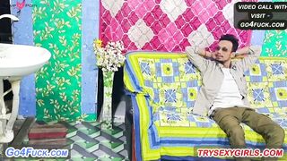 Biwi ko Office Boss Se Chudwaya Promotion Ke Liya Husband Ne