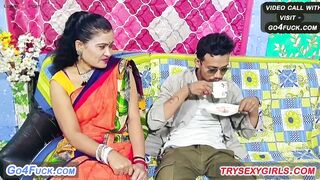 Biwi ko Office Boss Se Chudwaya Promotion Ke Liya Husband Ne