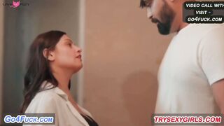 Beautiful Bhabhi Dudh Wale Bhaiya Ke Sath Daily Chudai karvati Hai