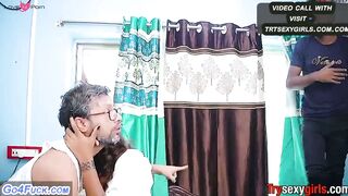 Ghar Mein Akeli Sexy Girlfriend Ko Ex-Boyfriend Aur BF Ke Pitaji Ne Choda Threesome H