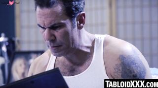 TabloidXXX.com - Stepsis Jessa Rhodes loves doggy style fucking by stepdad
