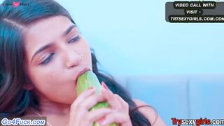 Chach Ki Ladki Ne Apne Chut Me Khira Ghusa Ke Pela Khud Ko Aur Phir Bhai Ne Chod Diya