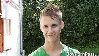 Muscular youngster Chris Hollander barebacks lusty homo