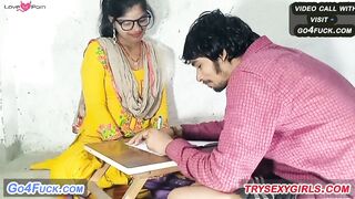 Student Ne tension mein sexy hot teacher ki chudai kari