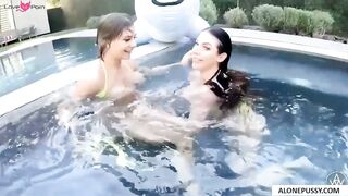 angela white gabbie carter lesbian in the pool_1