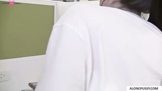 angela white trying to be quiet_2