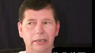 MenWorkinXXX.com - Mature guy wanks off vigorously after a heartfelt talk