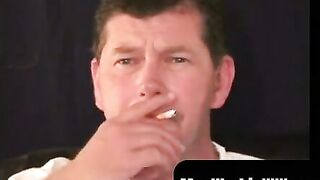 MenWorkinXXX.com - Mature guy wanks off vigorously after a heartfelt talk