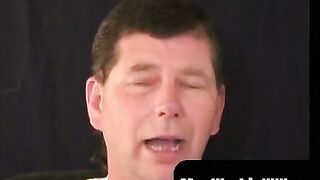 MenWorkinXXX.com - Mature guy wanks off vigorously after a heartfelt talk