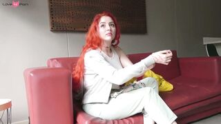 Busty Chick Chica Pelirroja 2