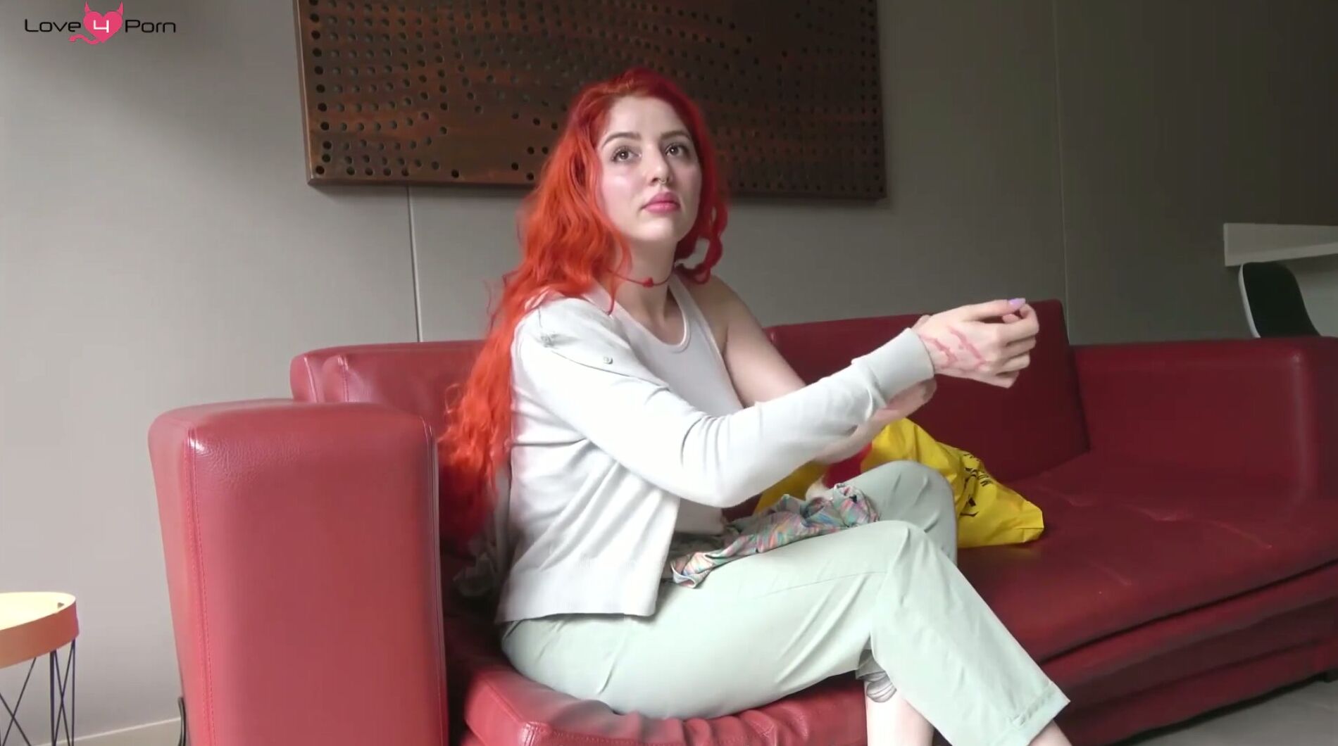 Busty Chick Chica Pelirroja 2