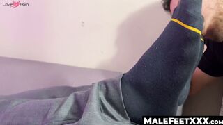 MaleFeetXXX.com - Braden Charron's moans and jerks after feet worship by Dan Edwards