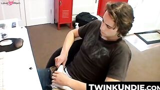 TwinkUndie.com - Good-looking butt bandit's solo masturbation in tight undies