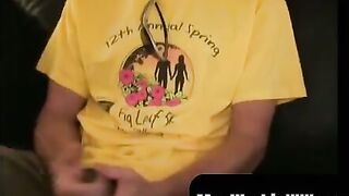 MenWorkinXXX.com - Gay mature pervert tugs his erect dick and sprays jizz solo