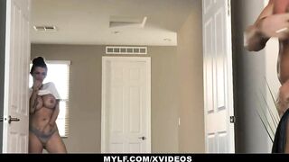 Slutty Milf Joslyn James Takes Boss' Penis As A Payment