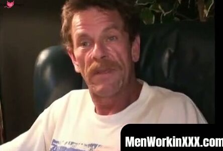 MenWorkinXXX.com - Experienced rod choker spanks his hairy cock and sprays cum solo