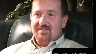 MenWorkinXXX.com - Chubby guy masturbates and shoots big load on a dinner plate solo