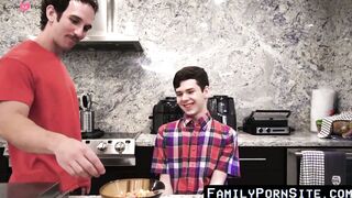 FamilyPornSite.com - Kinky stepdad barebacks twink stepson and ends up creaming on hi