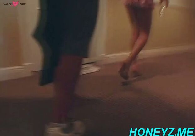 Cute latin blonde Vianey Cruz blows and rides pole