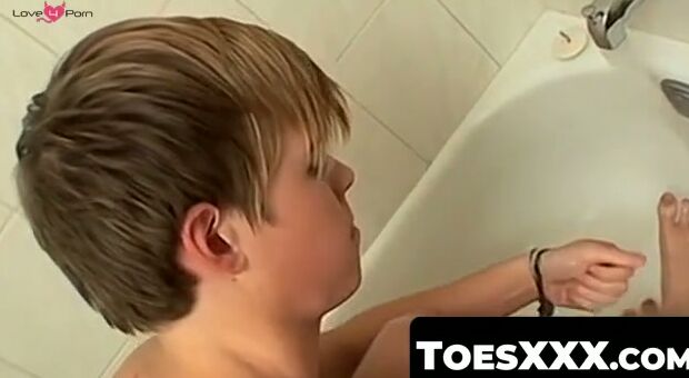 ToesXXX.com - Fresh twinks Colby Bonds and Marcus' mutual jerk off with a foot fetish