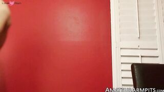 Justin Master shows us his muscles before jerking off monster cock