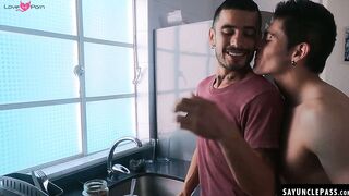 Alberto Chimal lets Cain Gomez fuck him while James VIP is away
