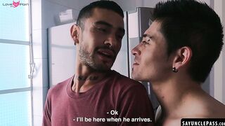 Alberto Chimal lets Cain Gomez fuck him while James VIP is away