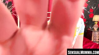 SensualMomma.com - Milf Maisie makes Kitty purr with pleasure