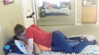 Sensual bareback with twinks Taylor Tyce and Alex Aria leads to cumming