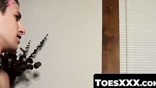 ToesXXX.com - Straight guy Chain's foot worship and gay play with twink Marke